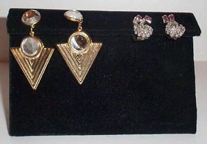 cc.Multi flap earring stand